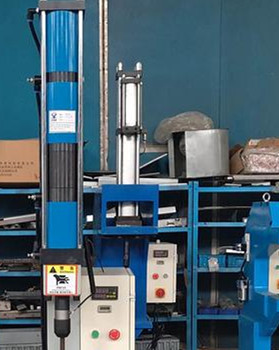 國(guó)內(nèi)廠家生產(chǎn)的鉚接機(jī)價(jià)格貴嗎?