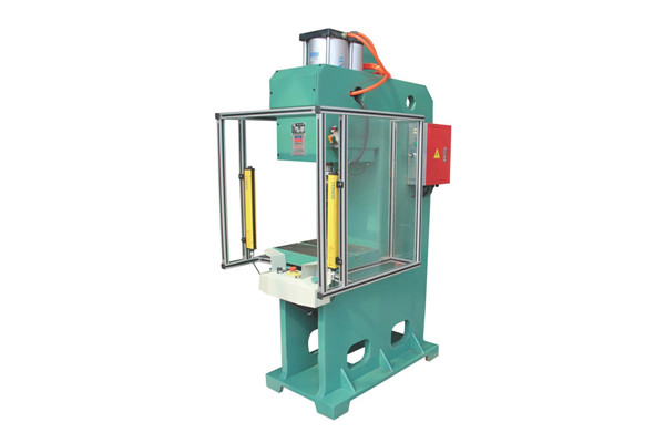 泰州大型氣液增壓鉚接機